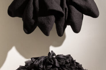 MARIT EKEN KALLAGER – Skulpturelle klær