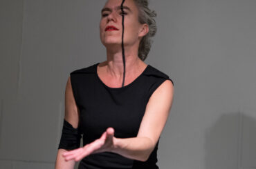 JOHANNA ZWAIG – Lyd gjennom veggen (2017)