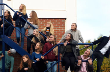 3. DRAMA STANGE VG SKOLE – Kunsten å lage lyd (Eller: Hvor ofte blir du hysjet på?) (2017)