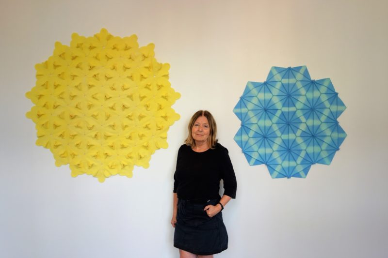Velkommen til presentasjon i Kunsthjørnet ved tekstilkunstner Aase Marie Brun